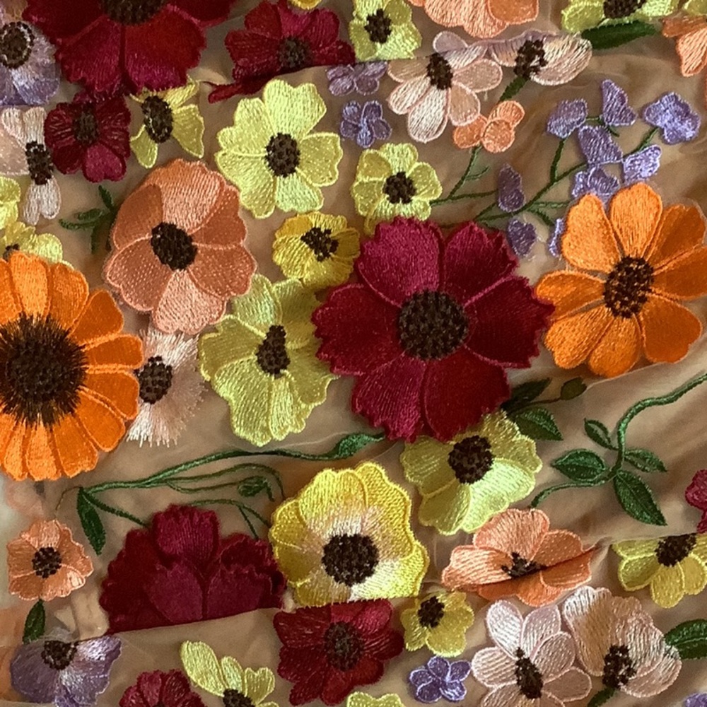 Beautiful 3D multicolor floral appliqué dress - Picture 12 of 15